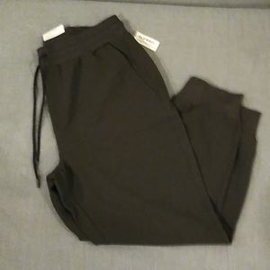 BLACK Old Navy high rise stretch tech joggers size L